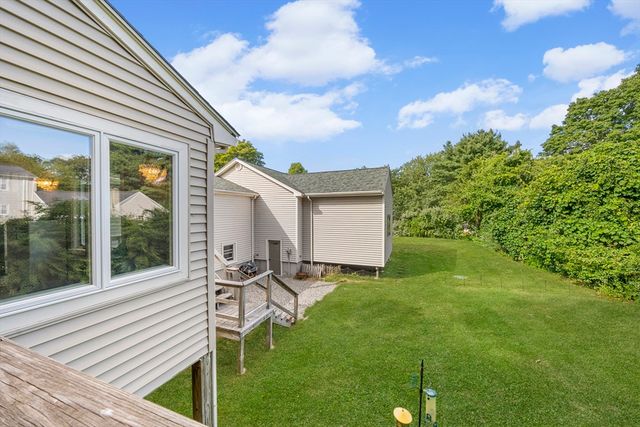 9 Oak Drive, Plainville, MA 02762
