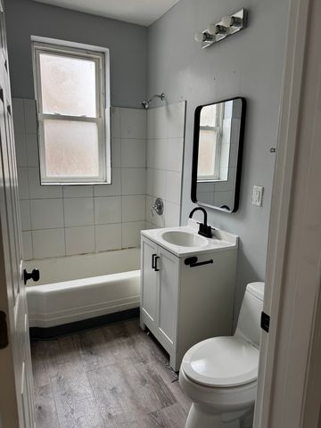 11915 S Lowe Avenue 1, Chicago, IL 60628