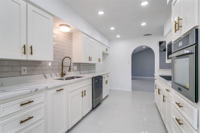 5900 Field Stone Court, North Richland Hills, TX 76180