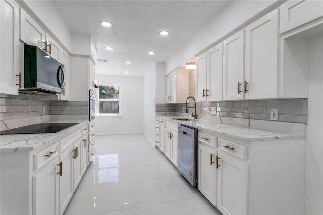 5900 Field Stone Court, North Richland Hills, TX 76180