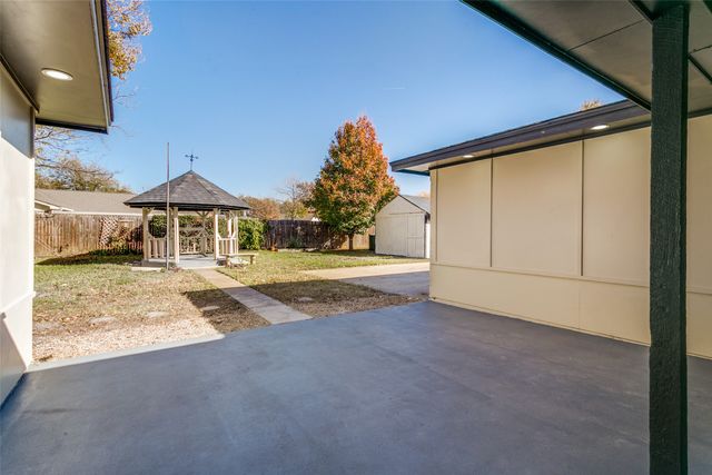 5900 Field Stone Court, North Richland Hills, TX 76180