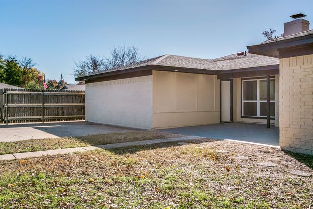 5900 Field Stone Court, North Richland Hills, TX 76180