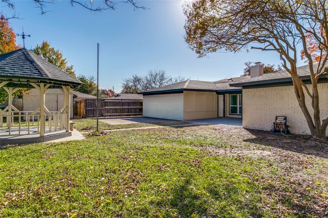 5900 Field Stone Court, North Richland Hills, TX 76180