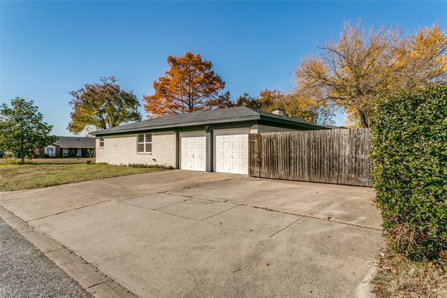 5900 Field Stone Court, North Richland Hills, TX 76180