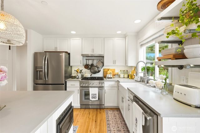 3923 221st Street SE, Bothell, WA 98021