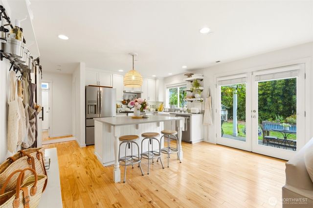 3923 221st Street SE, Bothell, WA 98021