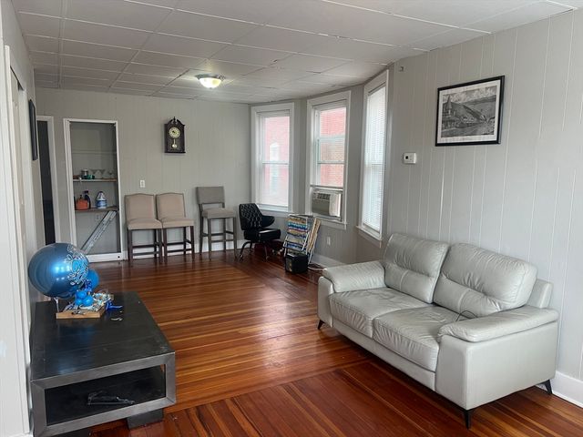 211 Chestnut Street 2, Lynn, MA 01902