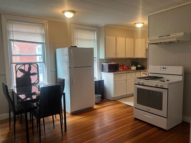 211 Chestnut Street 2, Lynn, MA 01902