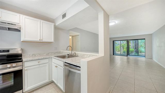 1720 GLENHOUSE DRIVE 326, Sarasota, FL 34231