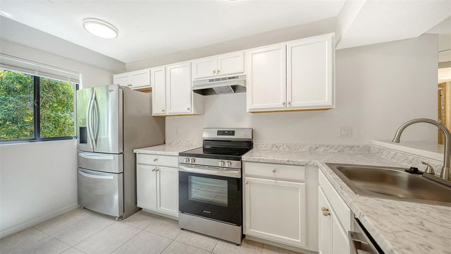 1720 GLENHOUSE DRIVE 326, Sarasota, FL 34231
