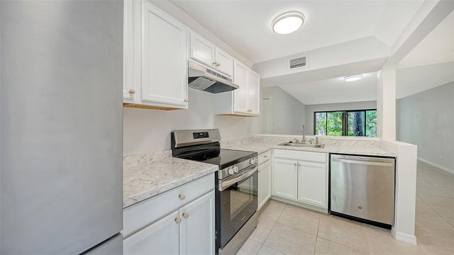1720 GLENHOUSE DRIVE 326, Sarasota, FL 34231