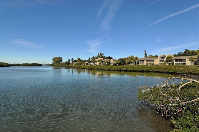 1720 GLENHOUSE DRIVE 326, Sarasota, FL 34231