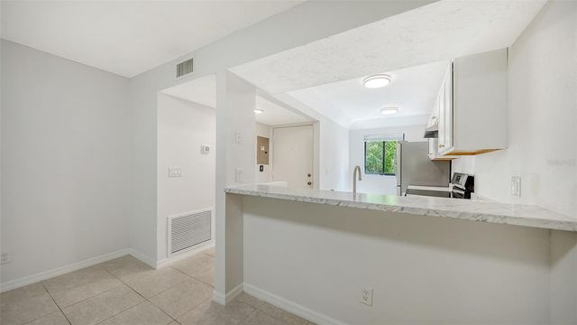 1720 GLENHOUSE DRIVE 326, Sarasota, FL 34231