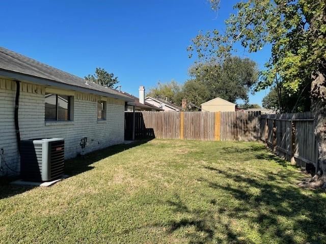 6823 Zapata Drive, Houston, TX 77083