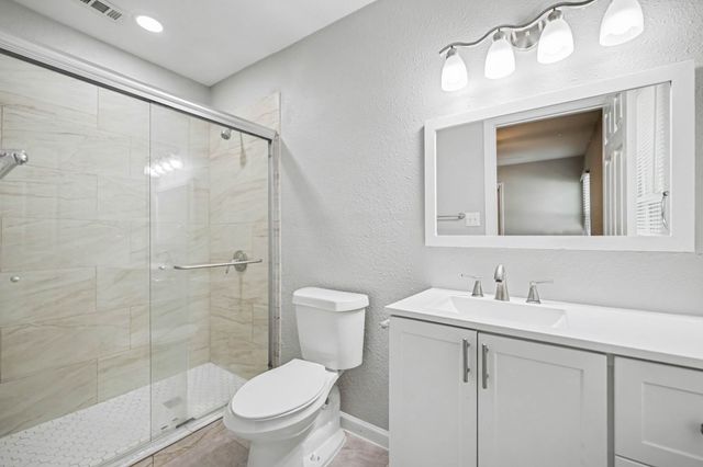 2010 Glenhaven Street, Arlington, TX 76010
