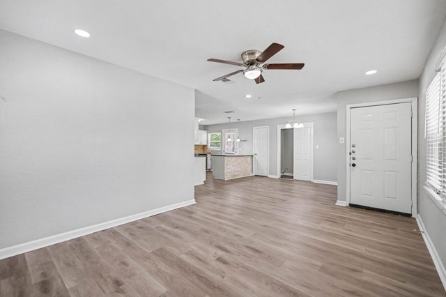 2010 Glenhaven Street, Arlington, TX 76010