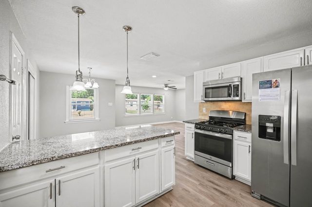 2010 Glenhaven Street, Arlington, TX 76010
