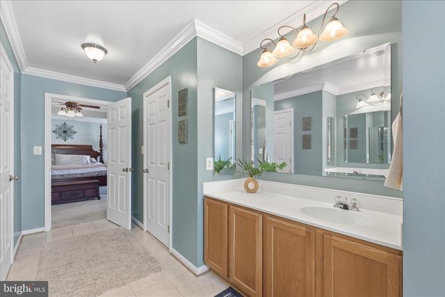 5468 HEREDITY LN, Gainesville, VA 20155