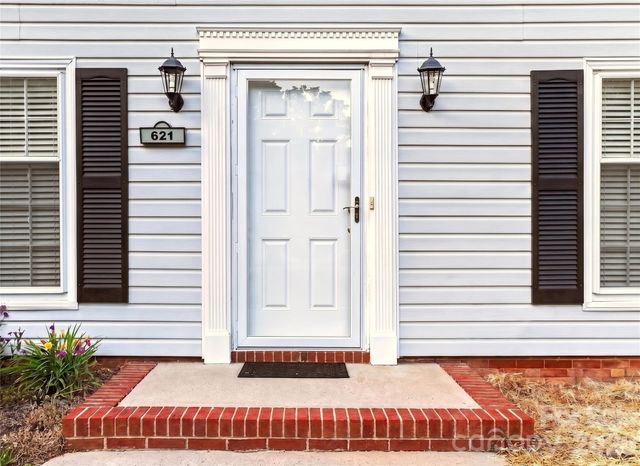 621 Winter Wood Drive, Matthews, NC 28105