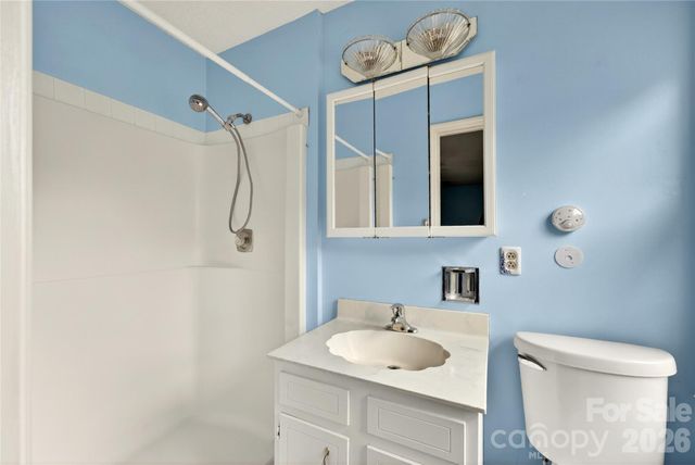 621 Winter Wood Drive, Matthews, NC 28105