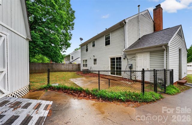 621 Winter Wood Drive, Matthews, NC 28105