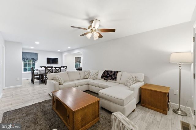 7376 WOODSTONE CT, Warrenton, VA 20187