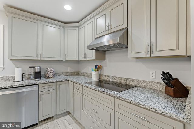 7376 WOODSTONE CT, Warrenton, VA 20187