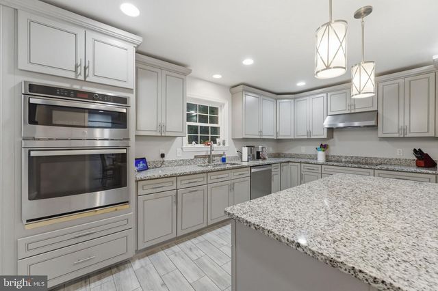 7376 WOODSTONE CT, Warrenton, VA 20187