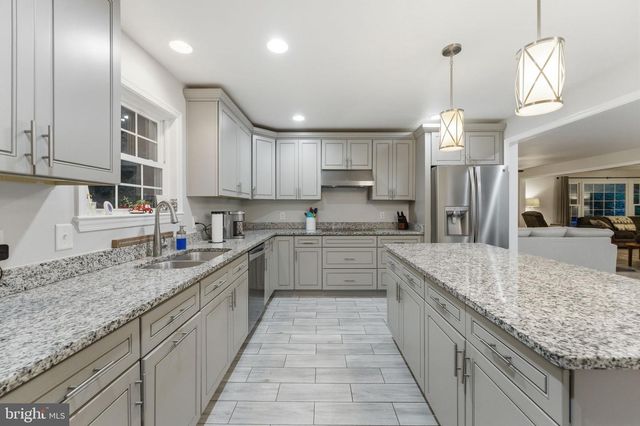 7376 WOODSTONE CT, Warrenton, VA 20187