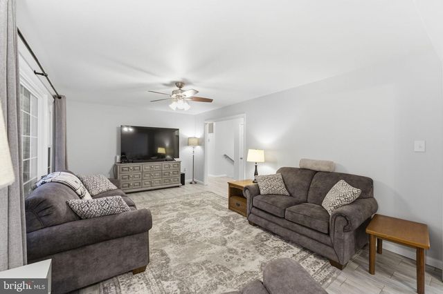 7376 WOODSTONE CT, Warrenton, VA 20187