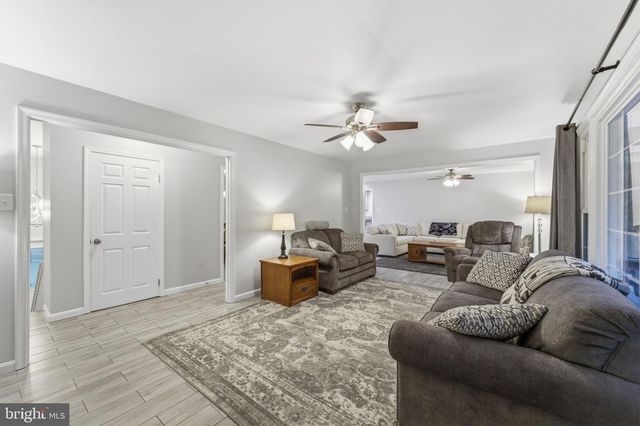 7376 WOODSTONE CT, Warrenton, VA 20187