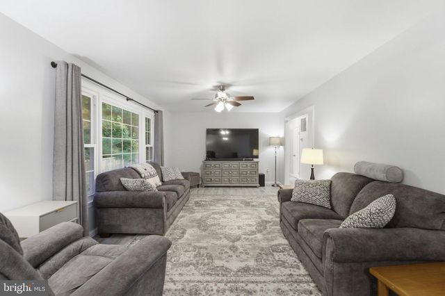 7376 WOODSTONE CT, Warrenton, VA 20187