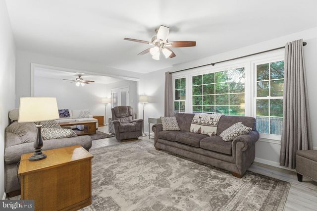 7376 WOODSTONE CT, Warrenton, VA 20187