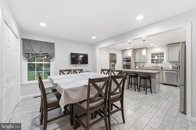 7376 WOODSTONE CT, Warrenton, VA 20187