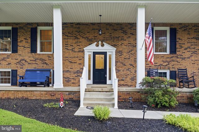 7376 WOODSTONE CT, Warrenton, VA 20187
