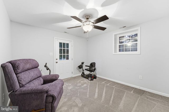 7376 WOODSTONE CT, Warrenton, VA 20187