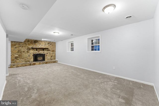 7376 WOODSTONE CT, Warrenton, VA 20187