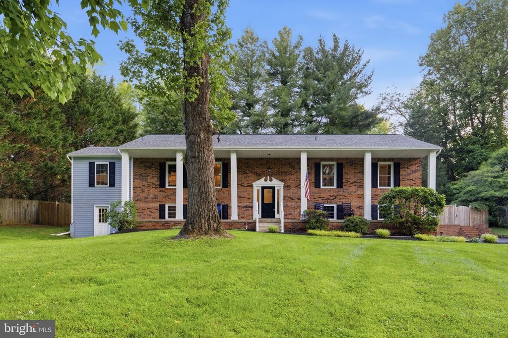 7376 WOODSTONE CT, Warrenton, VA 20187