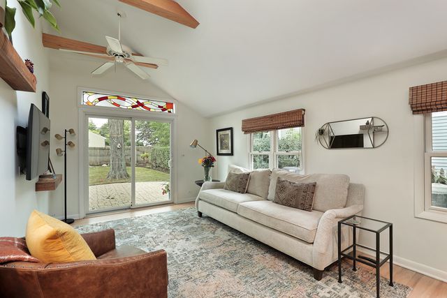 1196 Cedar Lane, Northbrook, IL 60062