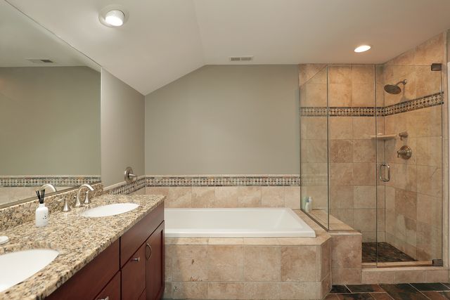 1196 Cedar Lane, Northbrook, IL 60062