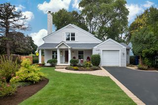 1196 Cedar Lane, Northbrook, IL 60062