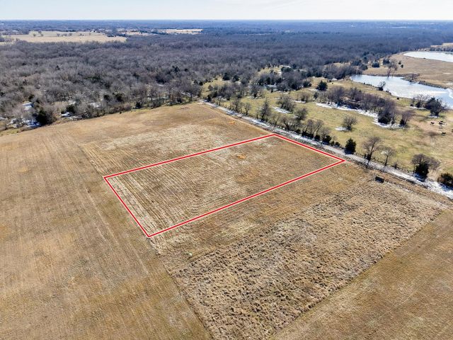 768 County Road 1021, Wolfe City, TX 75496