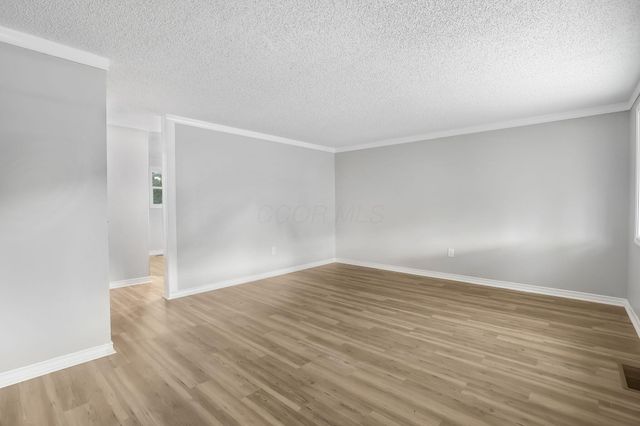 2288 Majestic Drive W, Columbus, OH 43232