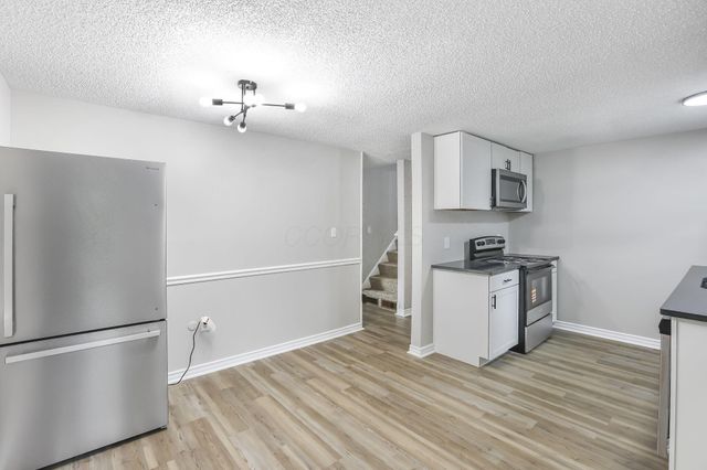 2288 Majestic Drive W, Columbus, OH 43232