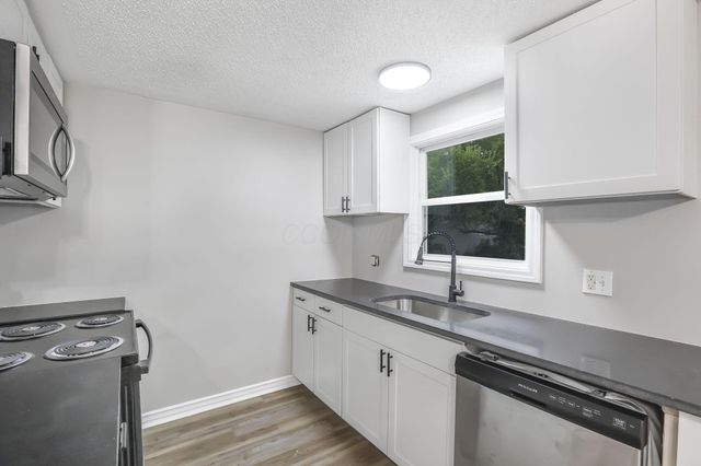 2288 Majestic Drive W, Columbus, OH 43232