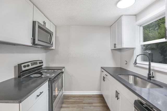 2288 Majestic Drive W, Columbus, OH 43232