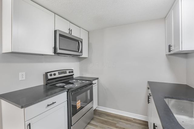 2288 Majestic Drive W, Columbus, OH 43232