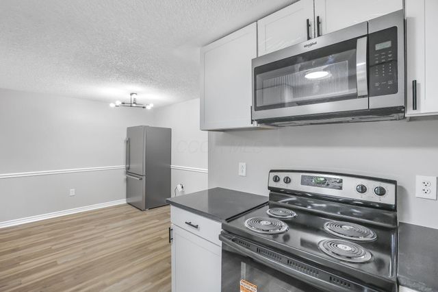 2288 Majestic Drive W, Columbus, OH 43232