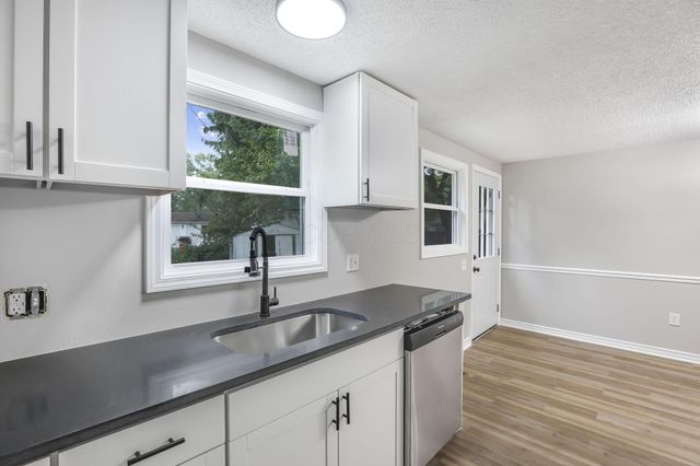 2288 Majestic Drive W, Columbus, OH 43232