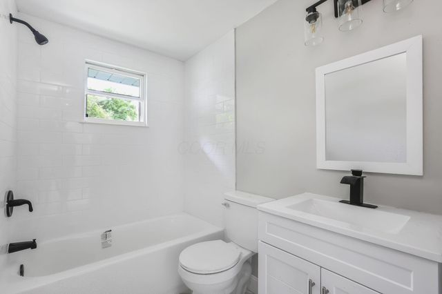 2288 Majestic Drive W, Columbus, OH 43232